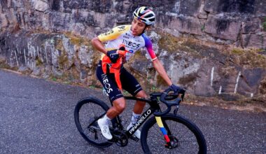 Egan Bernal vence 16.ª etapa encurtada devido a protestos pró-Palestina