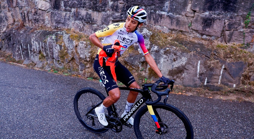 Egan Bernal vence 16.ª etapa encurtada devido a protestos pró-Palestina