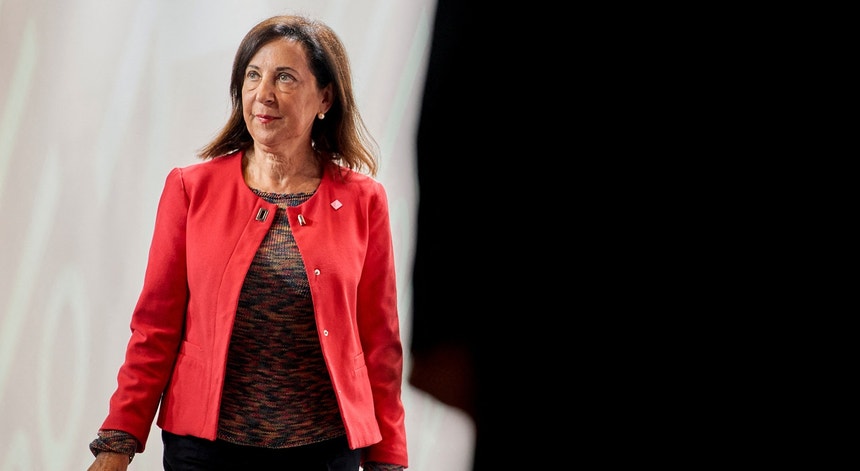 Ministra espanhola da Defesa a bordo. Avião sofre perturbações de GPS ao sobrevoar Rússia