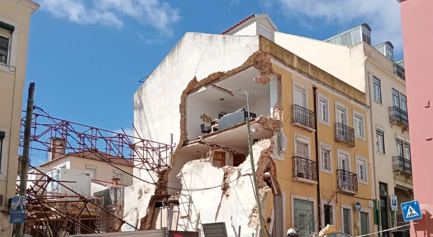 Desabamento de prédio em Lisboa deixou 16 desalojados