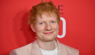 Cantor britânico Ed Sheeran lança seu oitavo álbum