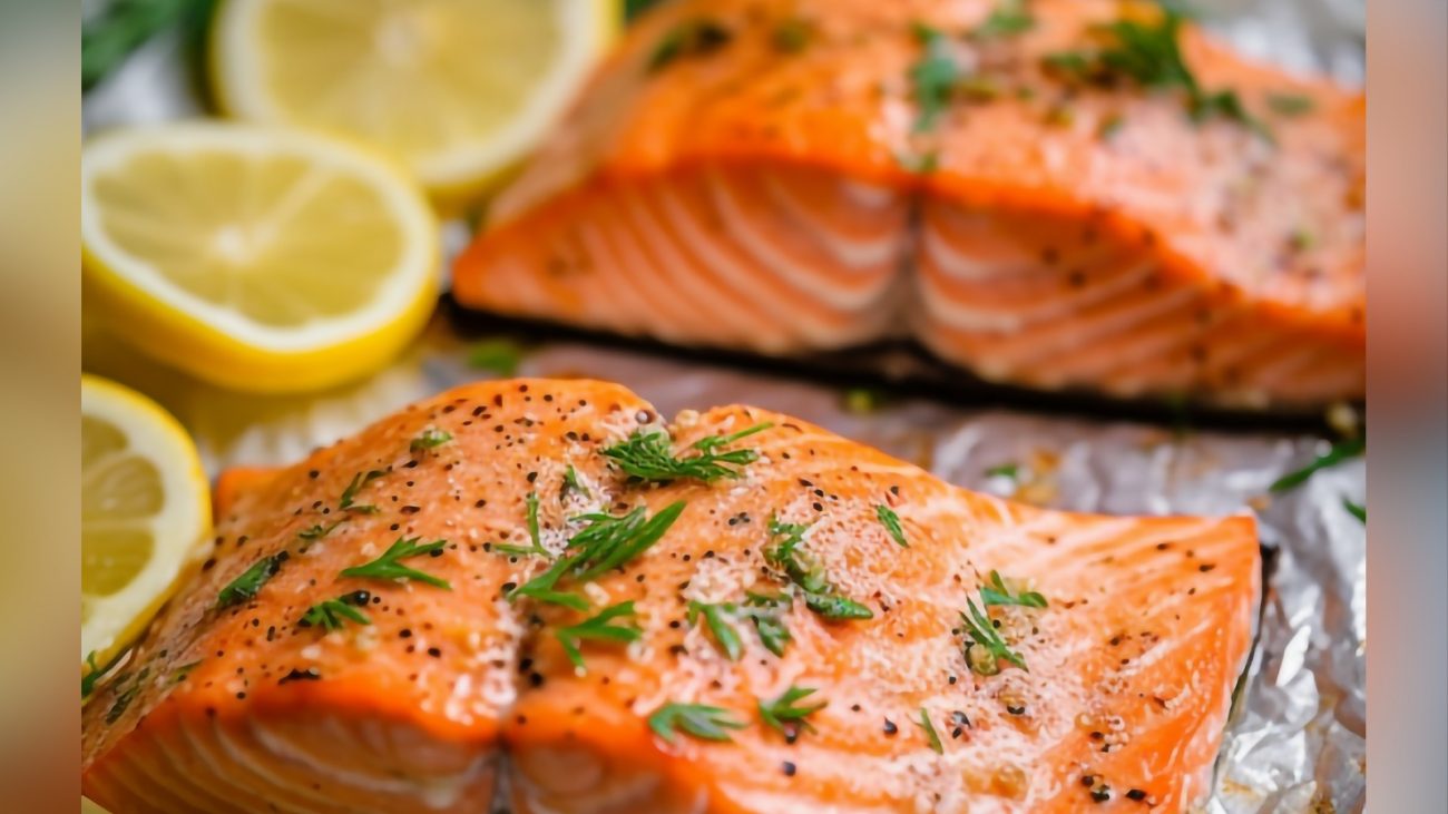 na foto aparece Salmão que é o peixe consumido por Carolina Herrera geralmente no almoço