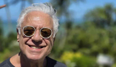 Aos 76 anos, Antonio Fagundes posa na academia e braço musculoso chama a atenção: "Tá pago"