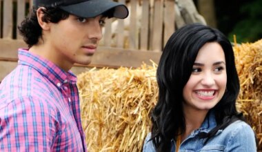 Ator de "Camp Rock 2" se autoconvida para 3º filme e é detonado pelos fãs de Demi Lovato