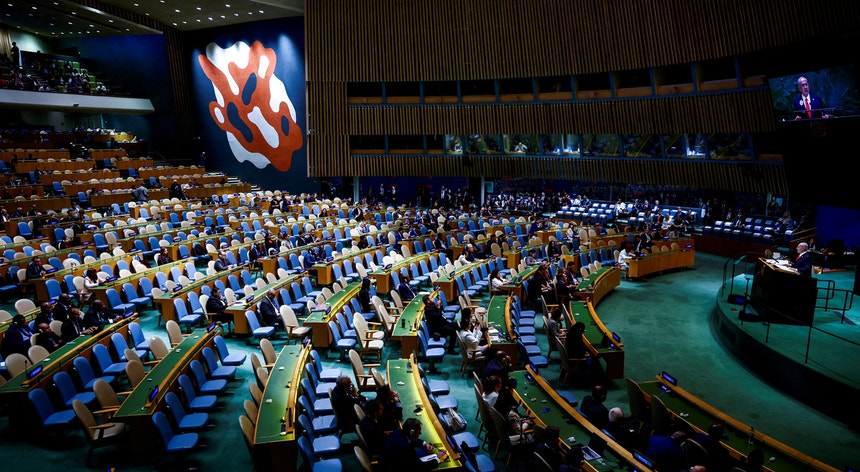 Delegados deixam cadeiras vazias durante discurso de Netanyahu na ONU