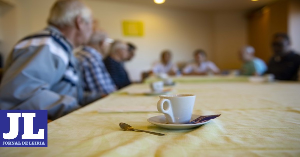 Jornal de Leiria - Desafios da Alzheimer  e estratégias para a memória que nos abandona