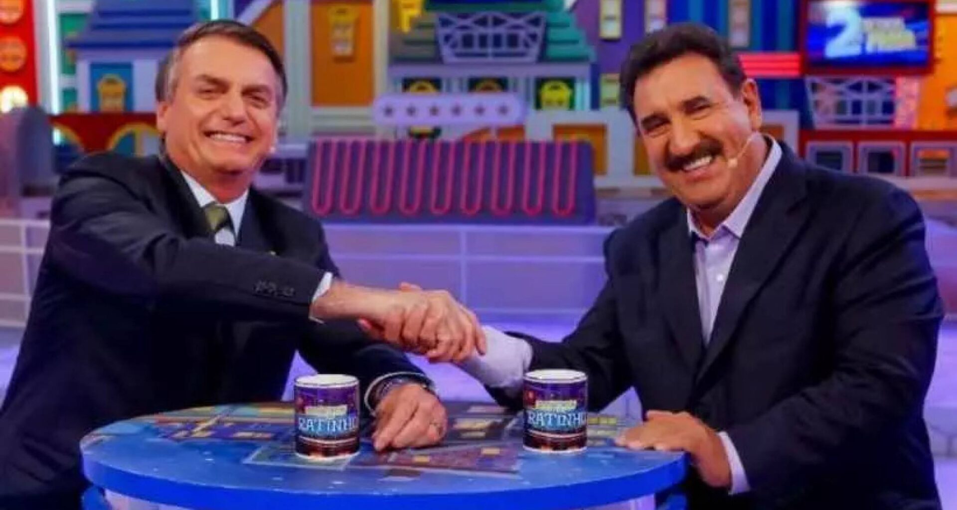Ratinho (à dir.) é apoiador de Jair Bolsonaro (à esq.)