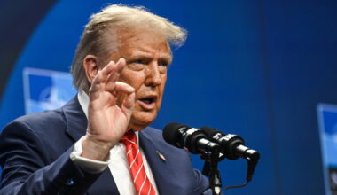 Trump brinca com Starmer sobre acordo comercial diz que Putin "realmente o desiludiu”