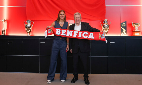 Benfica Caroline Møller Contratação Futebol