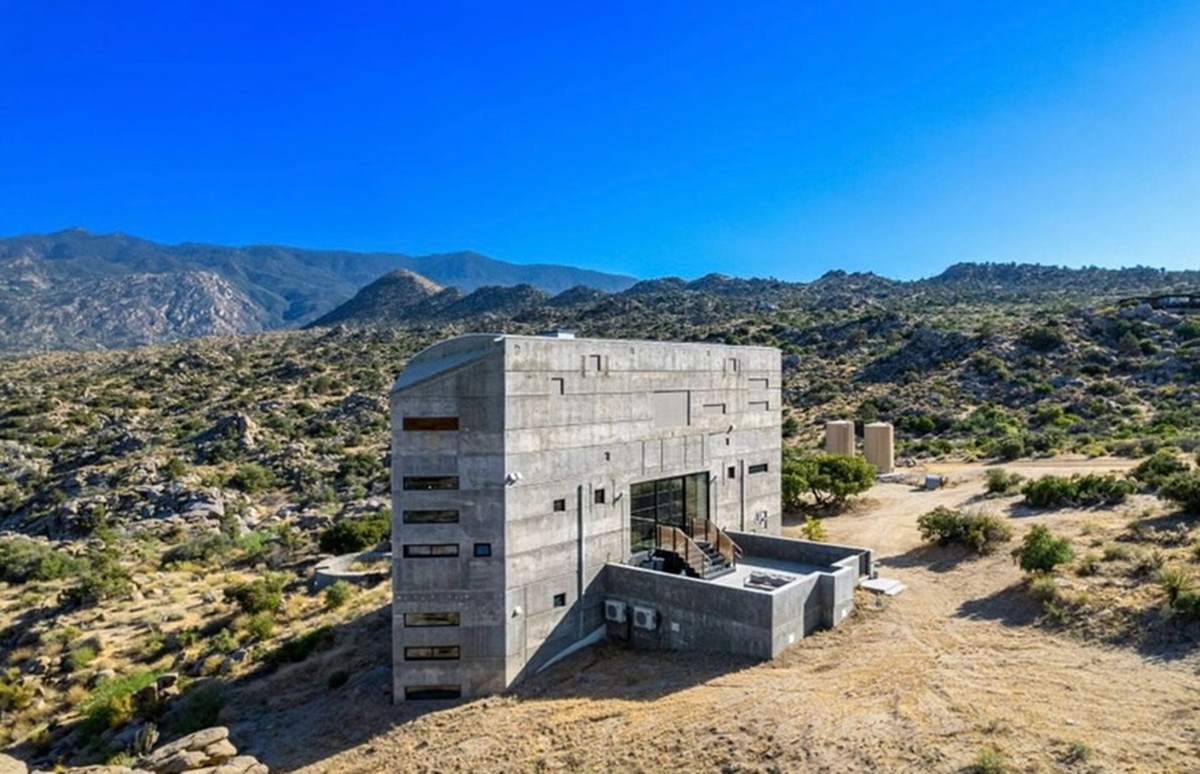 Por dentro da Casa Concreto, avaliada em R$ 8,5 milhões, em deserto na Califórnia | Casas