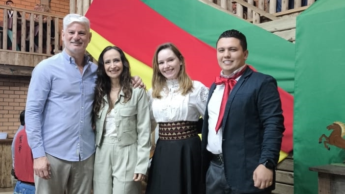 Ferri e Martinazzo valorizam a Cultura Gaúcha - Rádio Rural
