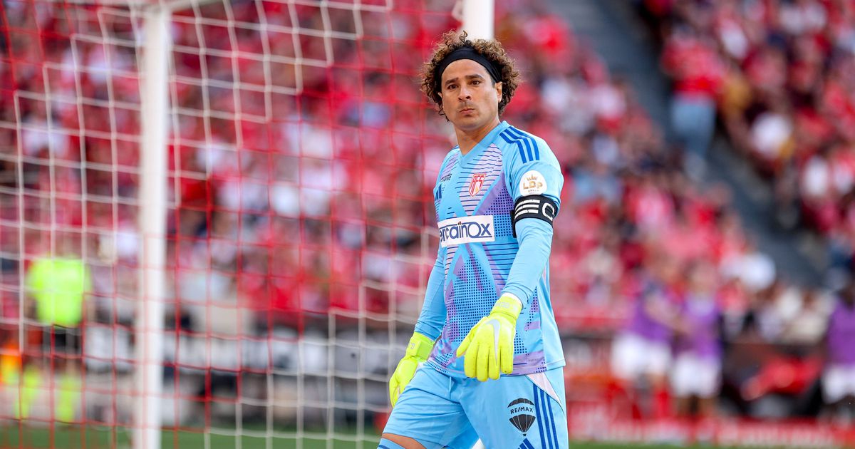 Mercado: Ochoa ia assinar contrato, mas foi buscar um café... e não voltou