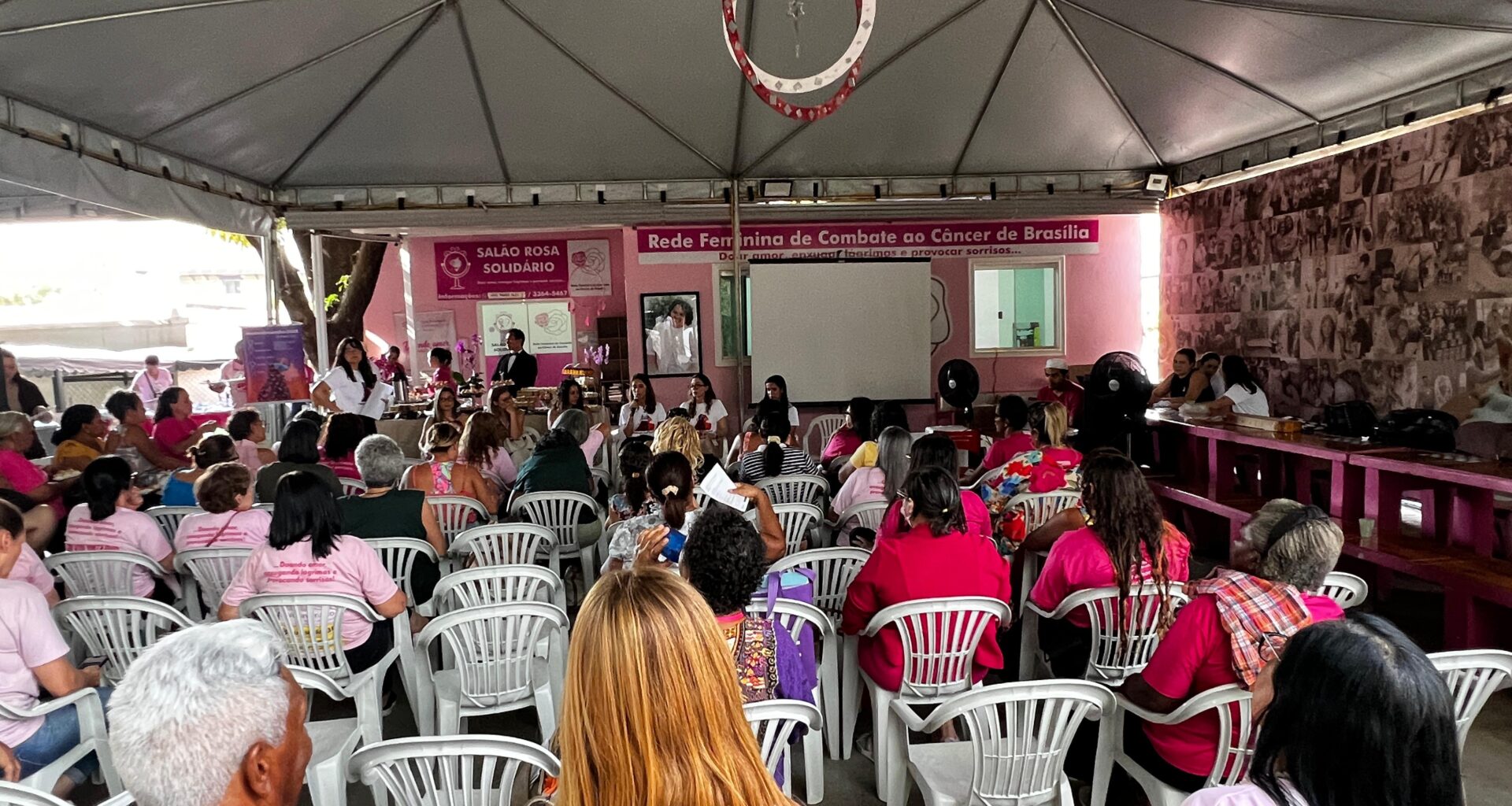 Setembro em Flor leva informação, acolhimento e esperança às mulheres atendidas no Hospital de Base