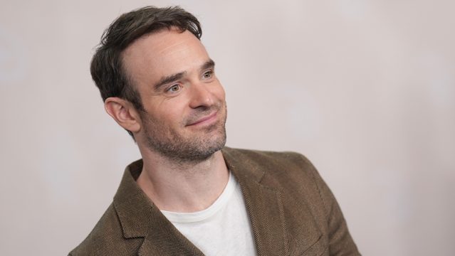 Charlie Cox admite que ainda não jogou Clair Obscur: Expedition 33