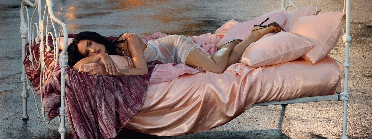 Demi Lovato divulga capa alternativa de "It's Not That Deep" – Rádio Mix FM