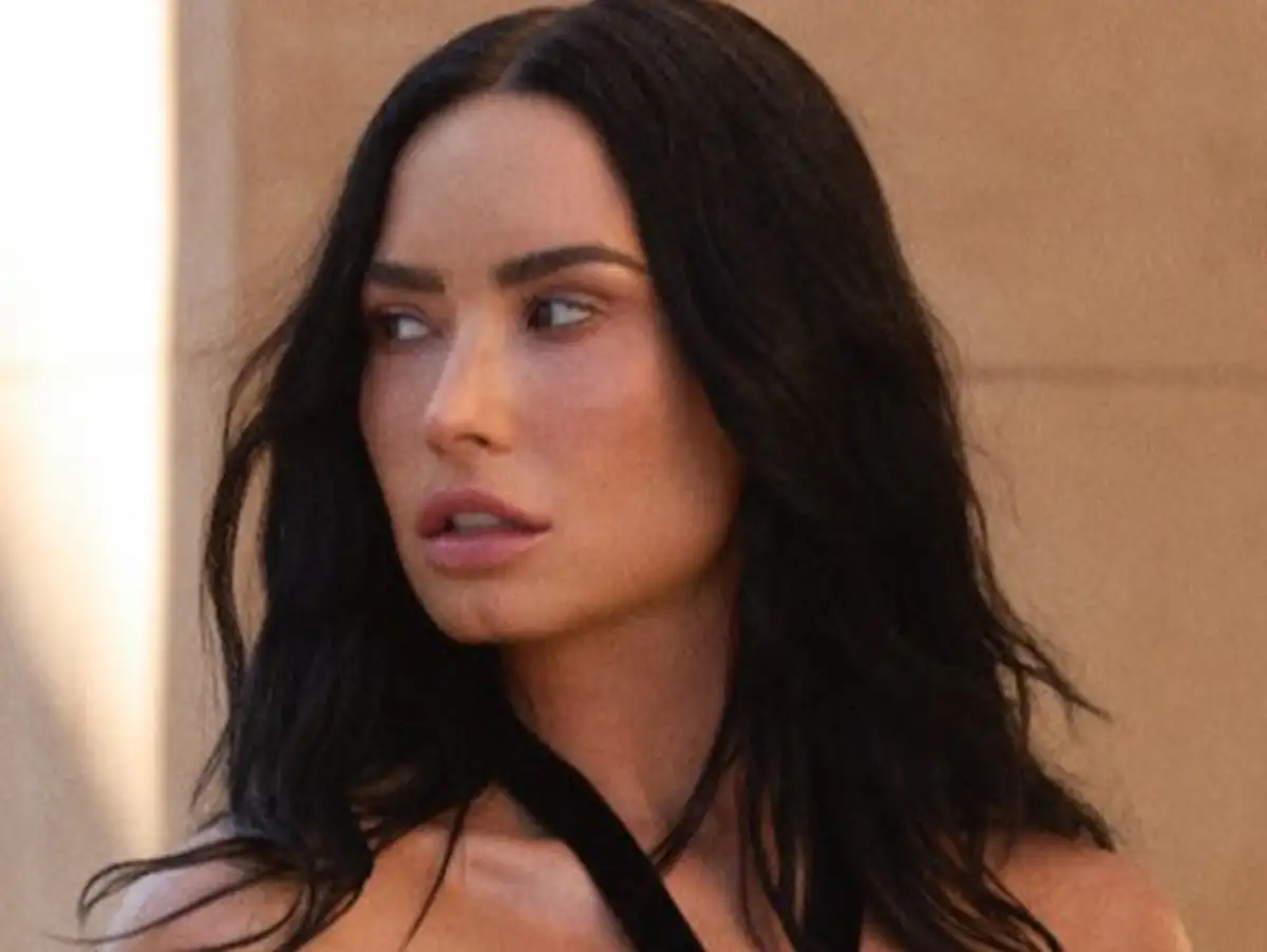 Ouça prévias de duas músicas novas de Demi Lovato, "Kiss" e "Frequency"