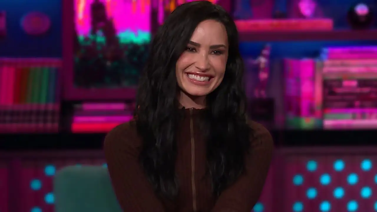 Demi Lovato dá opinião sobre álbum de Selena Gomez e Benny Blanco