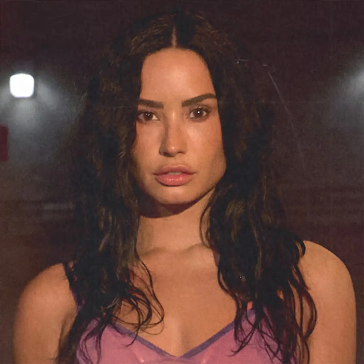 "Here All Night": Demi Lovato posta teaser de música e apaga, mas fãs salvam