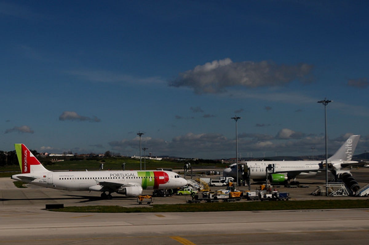 Avião da TAP Evacuado em Lisboa por Fumo na Cabine