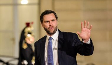 JD Vance garante que Trump quer Gaza e a Cisjordânia sob controlo dos palestinianos
