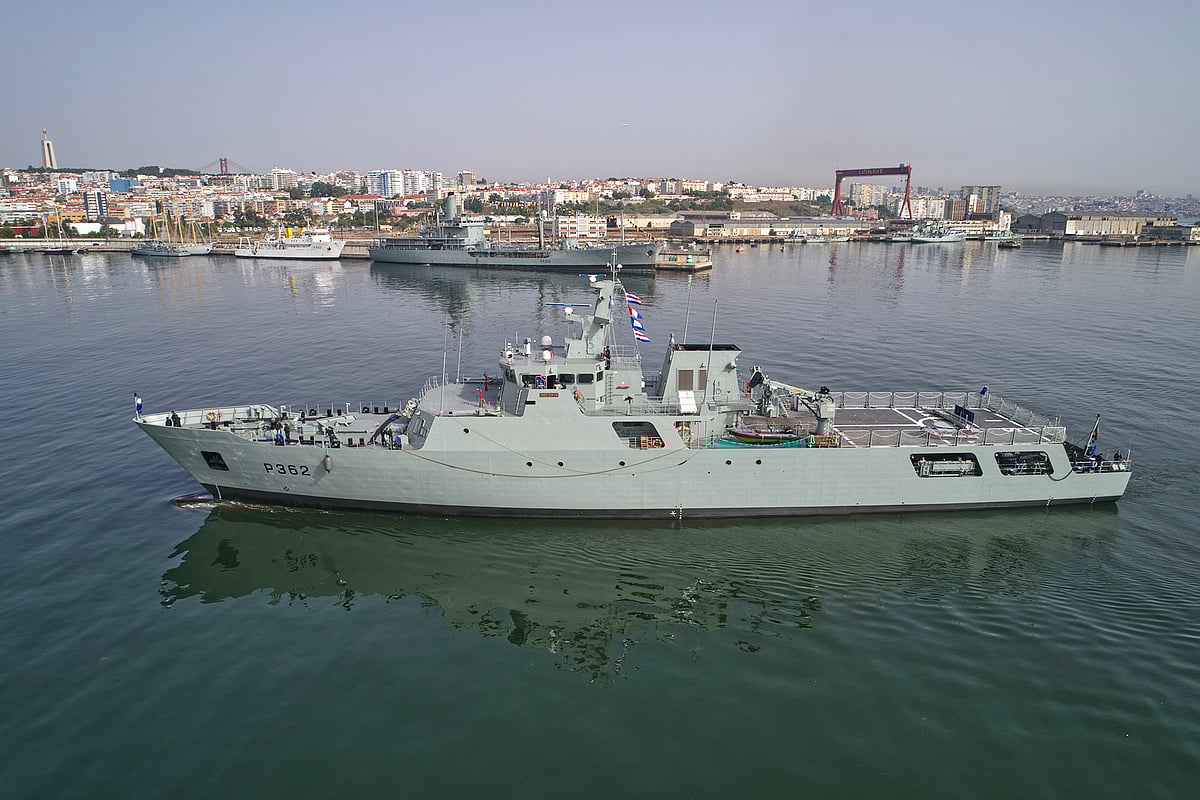 Homens armados invadem navio mercante ao largo do Algarve