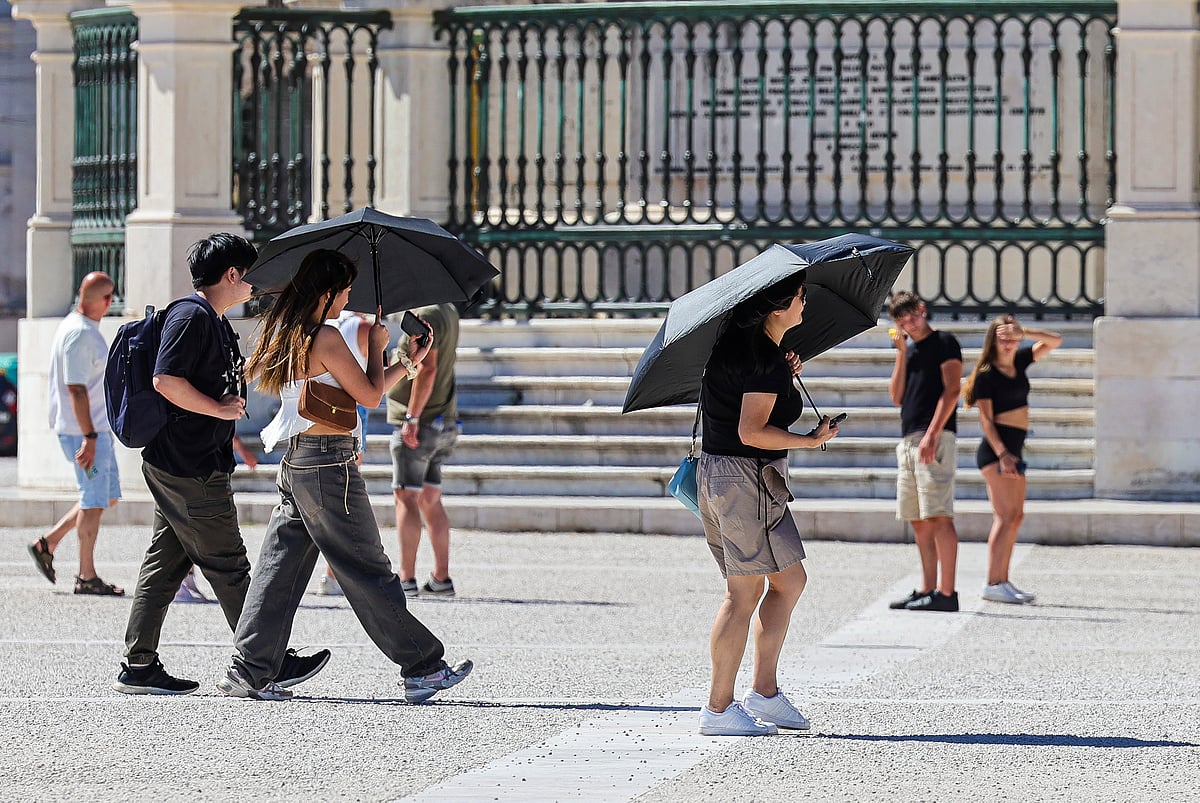 Sete Distritos de Portugal Sob Calor Intenso