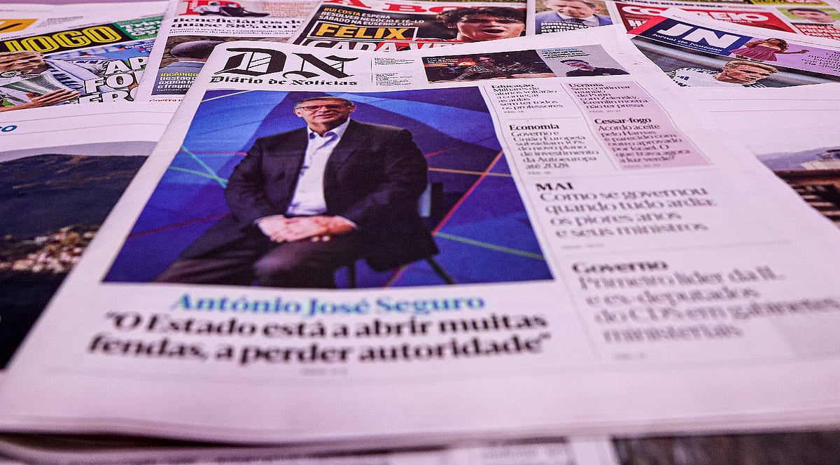 Revista de imprensa. Um documento que "prova terrenos e prédios inacessíveis" de Montenegro - Diário de Notícias