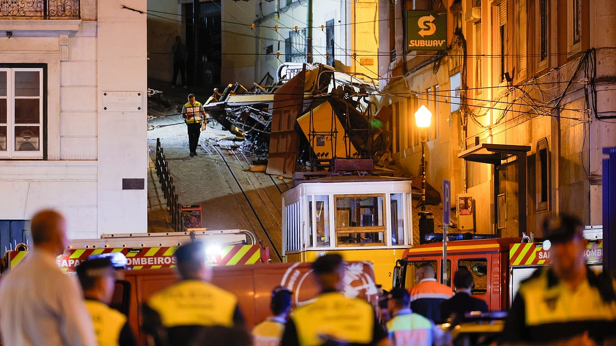 Elevador da Glória. Descarrilamento de 2018 sem investigação independente - Diário de Notícias