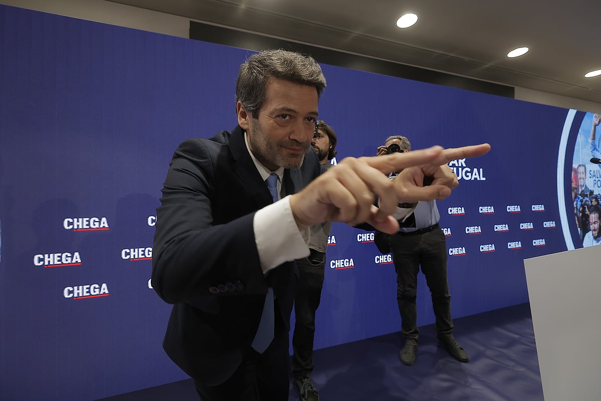 Barómetro DN/Aximage: Chega ultrapassa AD e fica à frente das intenções de voto pela primeira vez - Diário de Notícias