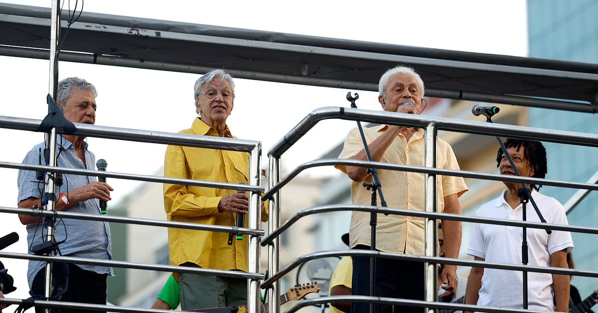 Caetano, Chico e Gil juntos 57 anos depois contra amnistia a Bolsonaro - Diário de Notícias