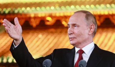 Putin propõe a Trump prolongar por um ano tratado de controlo de armas nucleares