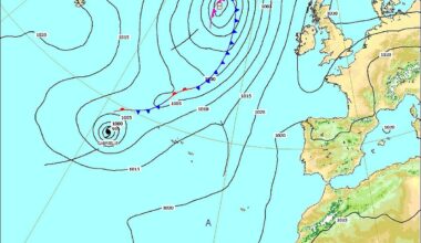 Ventos podem atingir 200km/h e ondas os 18 metros devido ao ciclone Gabrielle nos Açores. SATA cancela voos - Diário de Notícias