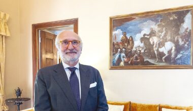 Tesouro da Embaixada de Espanha Após Ataque de 1975