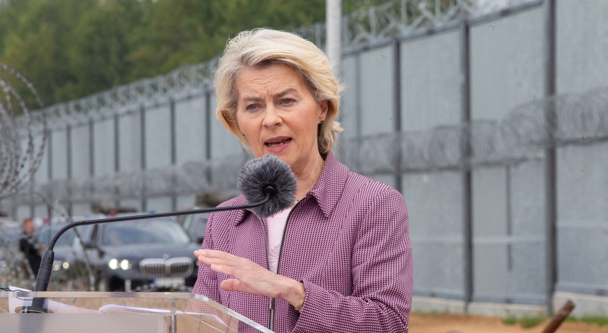 Von der Leyen. Avião de responsável da UE atingido por alegada interferência russa