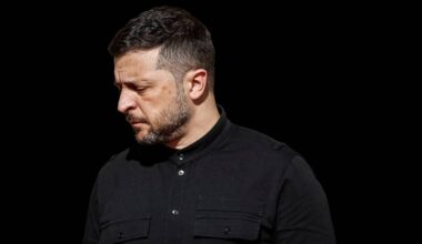 Zelensky acusa Europa de estar a fazer "perder tempo" enquanto prepara encontro com Trump