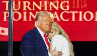 Memorial de Charlie Kirk. Donald Trump homenageia "mártir e herói americano" e denuncia "ataque" contra a nação