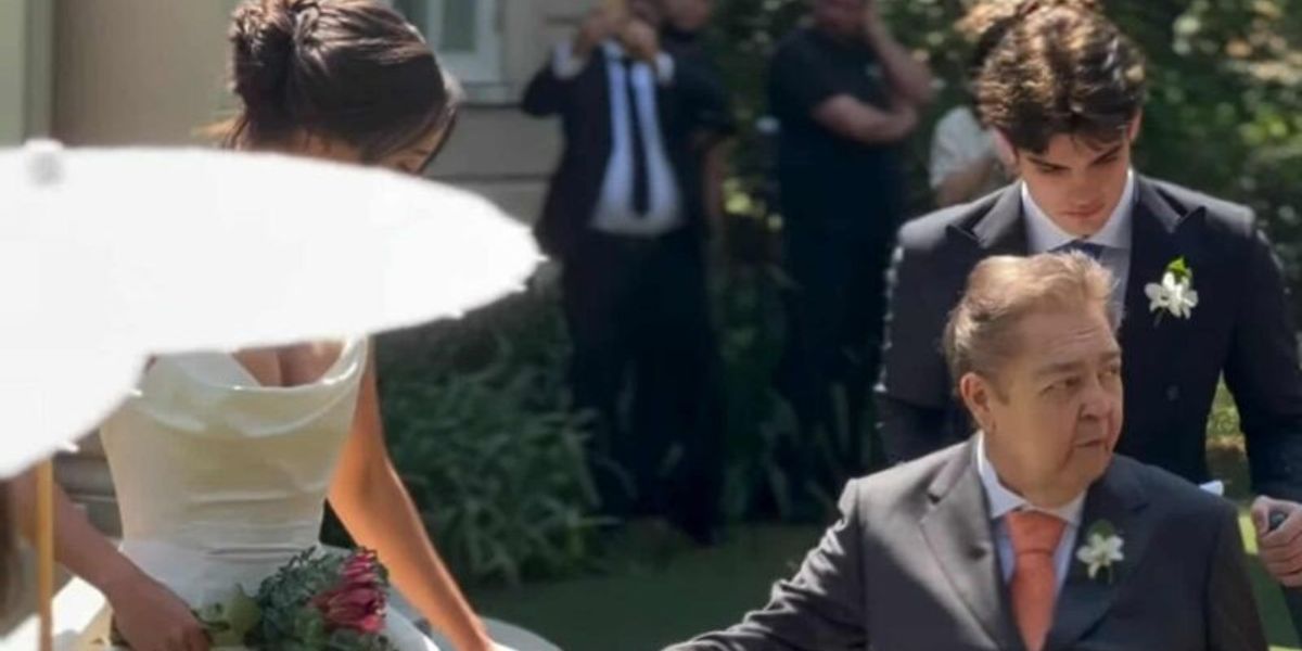 De cadeira de rodas, Faustão leva filha até o altar em casamento;