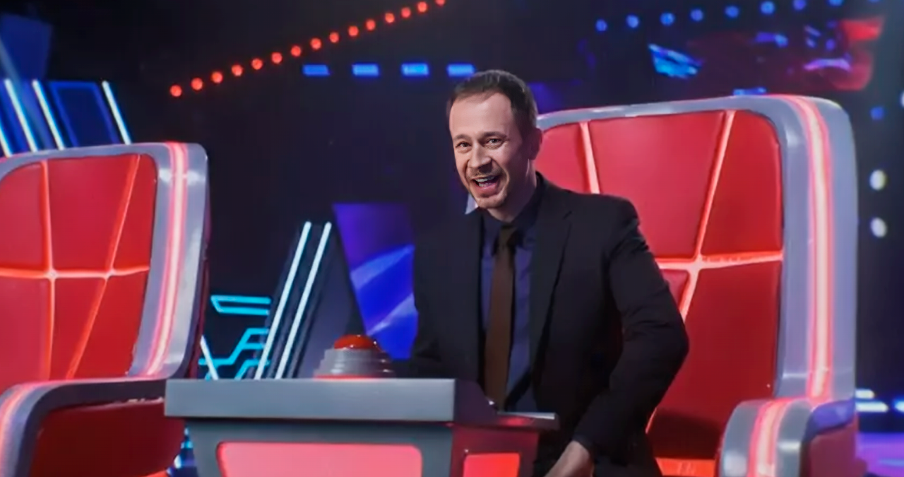 Tiago Leifert apresenta novo palco e jurados do The Voice Brasil