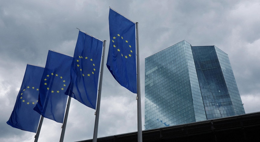 Banco Central Europeu mantém taxa de juro de referência nos 2%