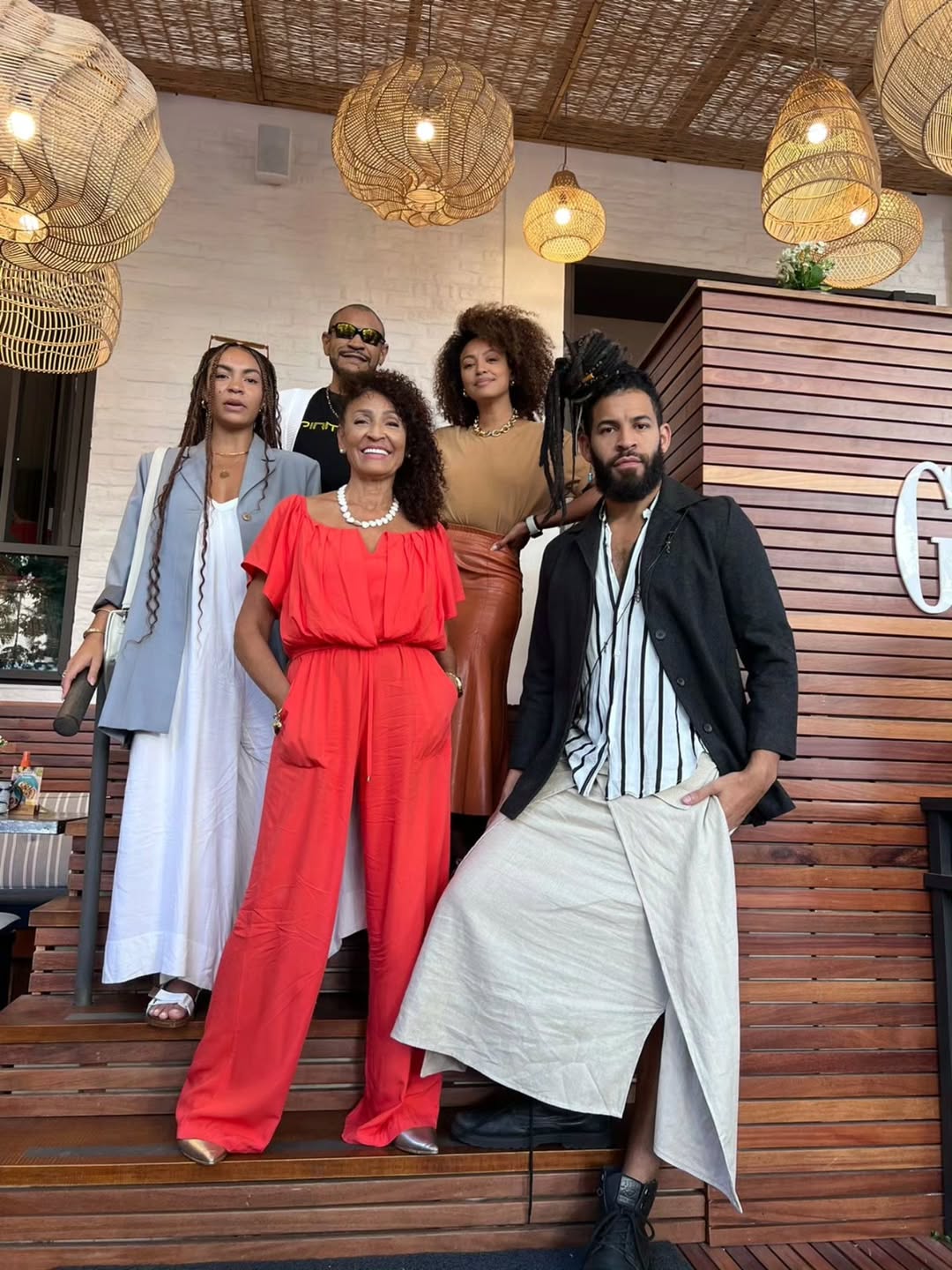 Sheron Menezzes com a mãe e os irmãos - Foto: Reprodução / Instagram
