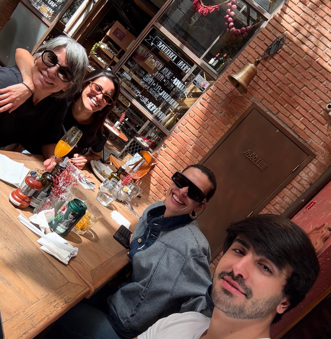 Gloria Pires com os filhos Cleo, Ana e Bento - Foto: Reprodução / Instagram