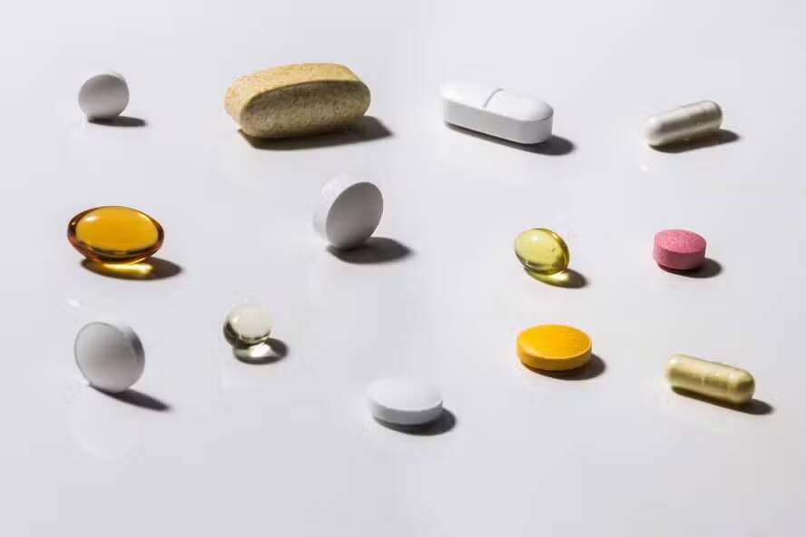 Ômega-3, vitaminas D, B12: o que realmente funciona nos suplementos para aumentar a longevidade