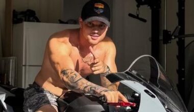 Gabriel Gravino ostentou sua nova moto de luxo nas redes sociais
