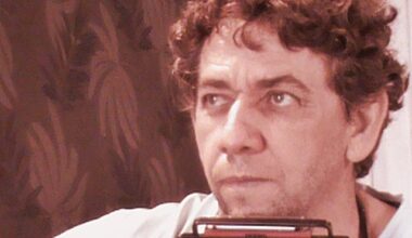 Professor de Extremoz lança livro de poemas sobre o cotidiano nos trilhos