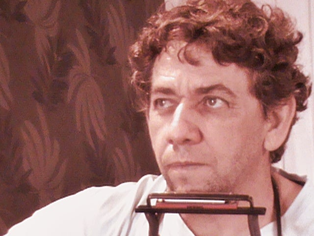 Professor de Extremoz lança livro de poemas sobre o cotidiano nos trilhos