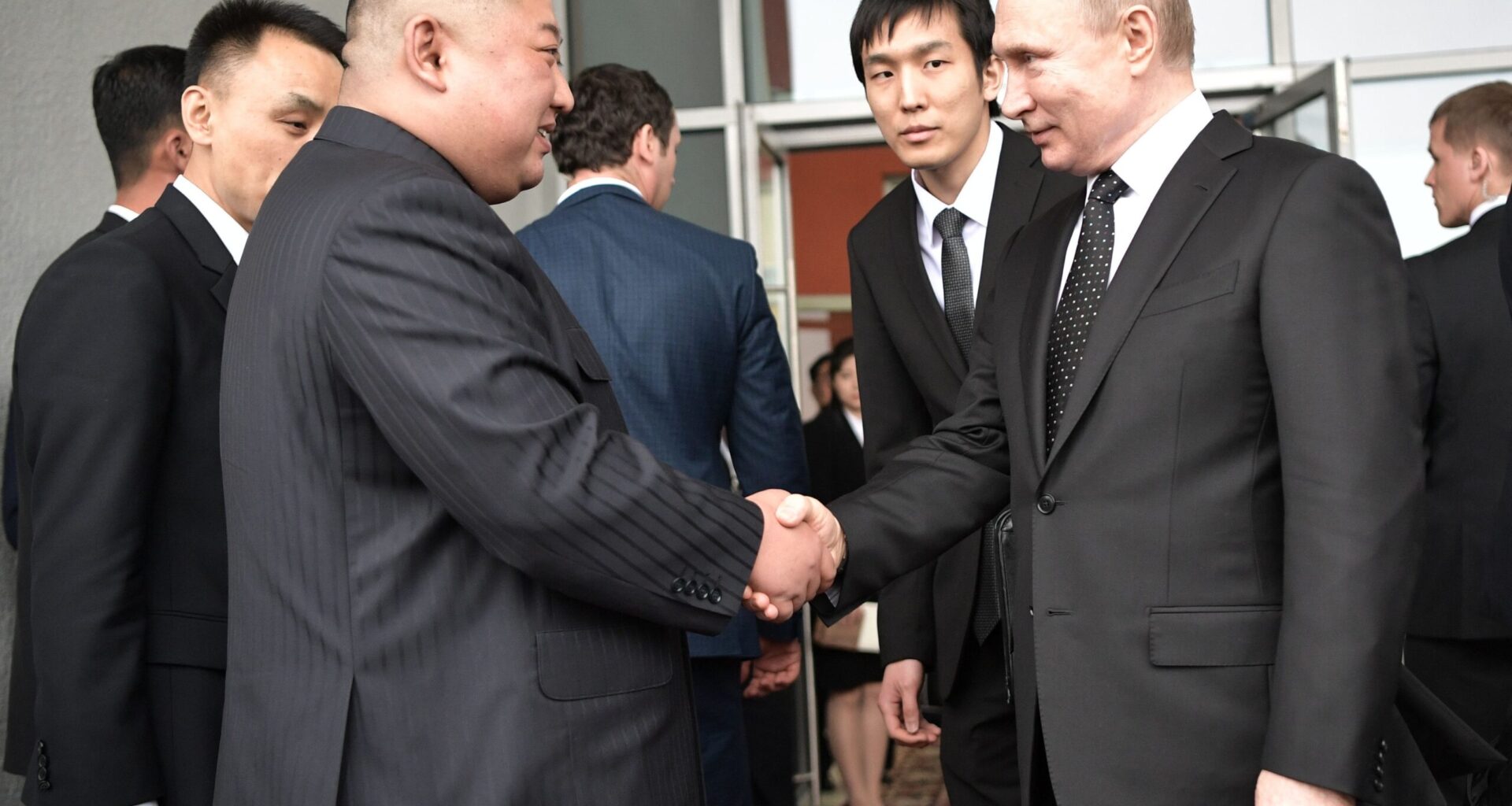 Coreia do Norte apaga rastros de Kim Jong-Un após reunião de Pequim com Putin