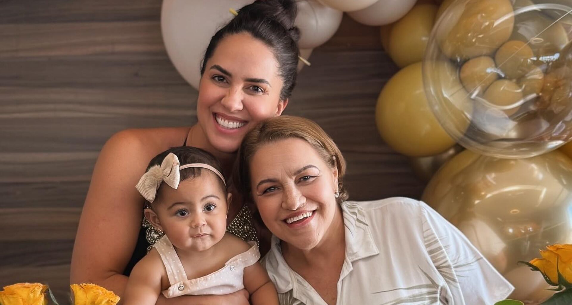 Graciele Lacerda com a mãe e a filha