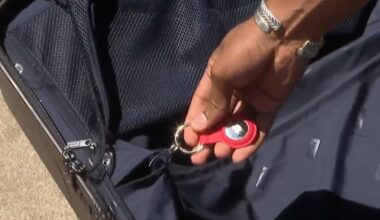 AirTag na mala de Daniel Scott