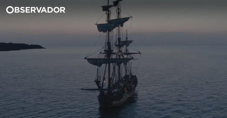 Navio russo trocou de bandeira e não pôde atracar no Douro – Observador