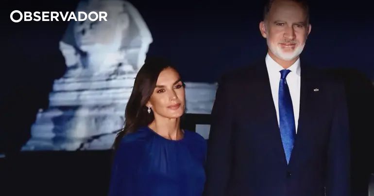Os três vestidos estreados por Letizia no Egipto – Observador